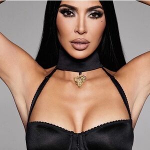 Skims 14K Gold Plated Rare Choker Collar Heart Gemstone Pendant Necklace Black